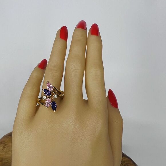 Vintage Ring Sz 9 Beautiful Pink Purple Clear Crystal Floral Gold Plate 4167 - Picture 2 of 12